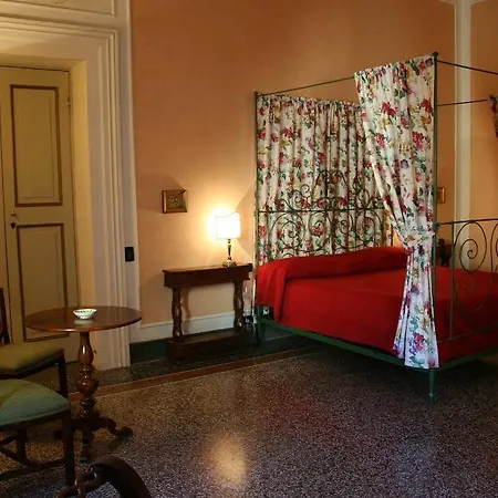 Palazzo Tucci Residenza D'epoca 4*