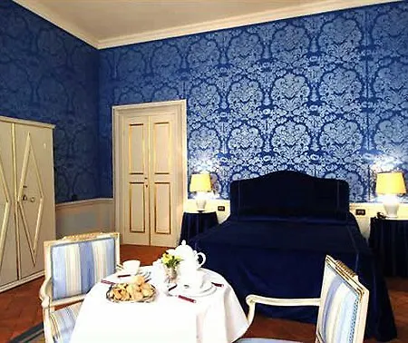 Bed & Breakfast Palazzo Tucci Residenza D'epoca 4*