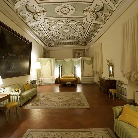 Bed & Breakfast Palazzo Tucci Residenza D'epoca Lucca