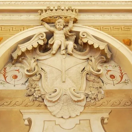 Palazzo Tucci Residenza D'epoca 4*