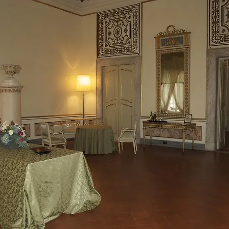 Palazzo Tucci Residenza D'epoca 4*