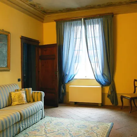 Palazzo Tucci Residenza D'epoca 4*