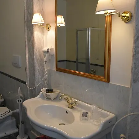 Bed & Breakfast Palazzo Tucci Residenza D'epoca 4*